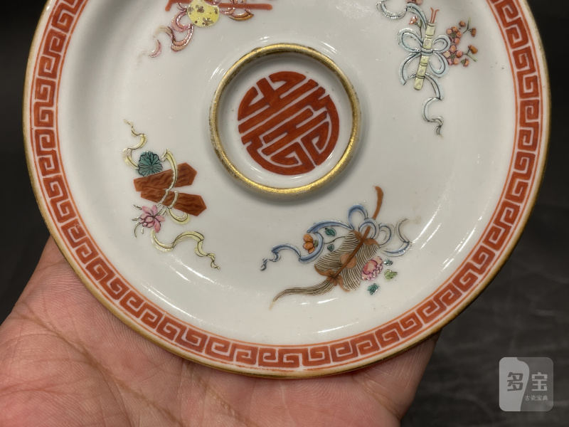 清乾隆 粉彩暗八仙纹盏托一对 - 图10